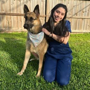 Meet your Posher, Leslie